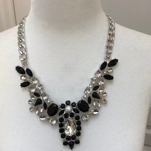 NOBIA Statement Necklace